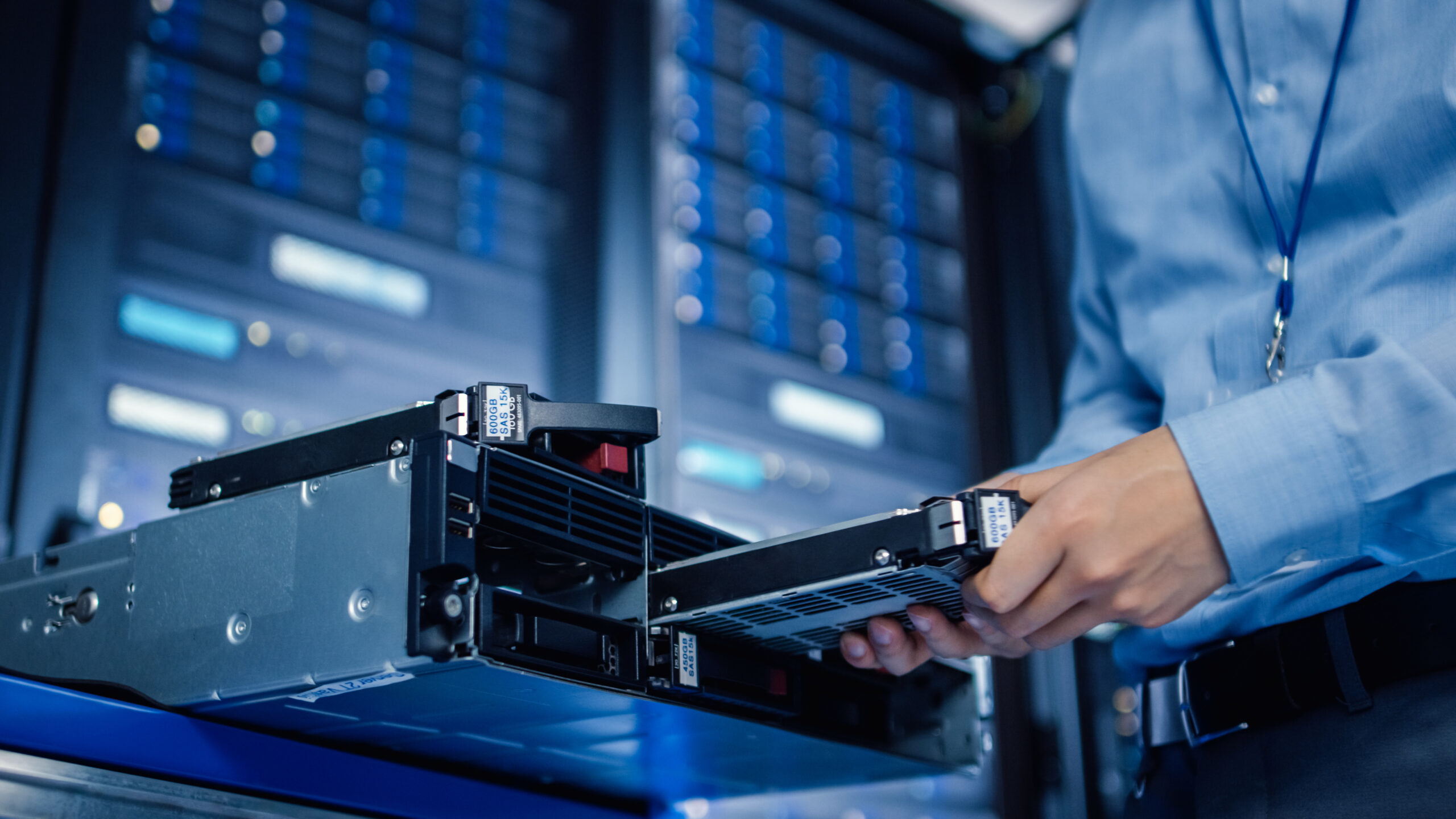 Server service. Серверная. Дата центр. ЦОД 2022. Отключение ИТ оборудования.