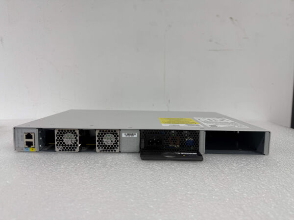 Cisco C9200L-48P-4X-E Catalyst 9200L 48-port PoE+, 4 x 10G, Network - 3