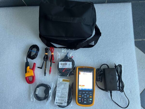 Fluke 124B Endüstriyel ScopeMeter El Tipi Osiloskop - 1