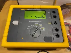 Fluke 1623-2 GEO Earth Ground Tester Fluke 1625-2 GEO Topraklama Test Cihazı - Fluke (1)