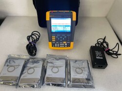 Fluke 190-104 Color ScopeMeter - Fluke (1)