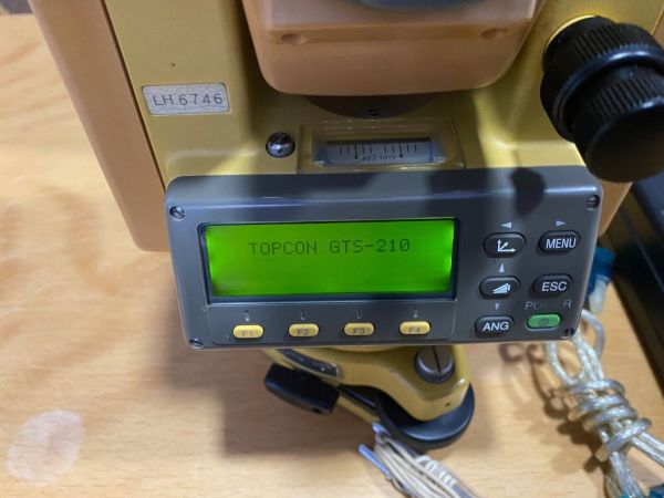 Topcon GTS-212 Surveying Total Station *** Calibrated *** GTS212